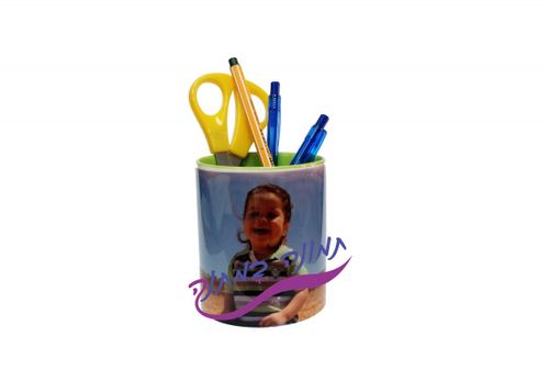 מעמד שולחני לכלי כתיבה עם הדפסת תמונה אישית של ילד מחייך