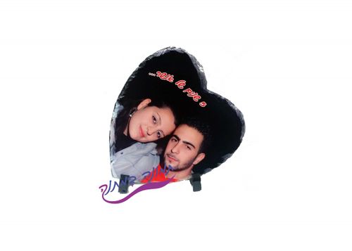 כרית בצורת לב מודפסת עם צילום זוגי כהפתעה מתוקה ואישית